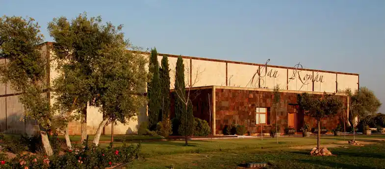 Bodegas San Román 2
